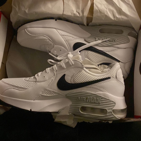 Nike Shoes - Women's nike air max excee